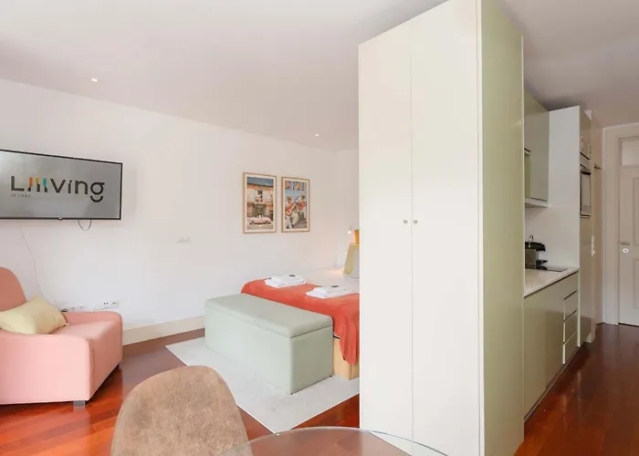 Liiiving In Apartman