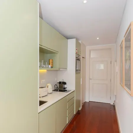 Liiiving In Apartment Porto