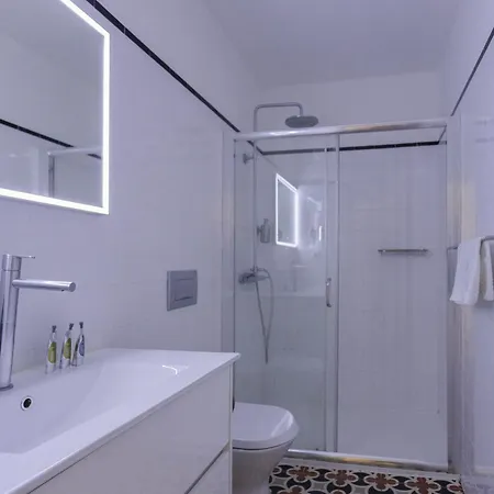 Liiiving In - Trindade Deluxe *