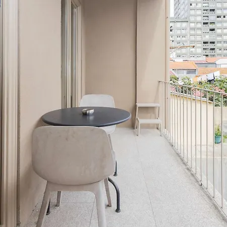 Appartamento Liiiving In - Trindade Deluxe Oporto